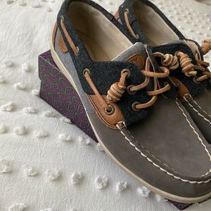 Navy Sperry’s!